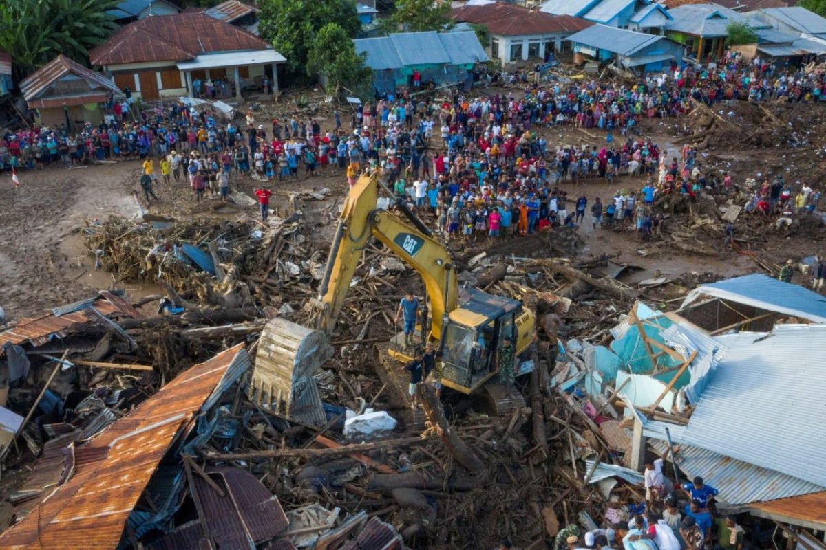 ĐTC cầu nguyện cho các nạn nhân lũ lụt ở Indonesia và Đông Timor